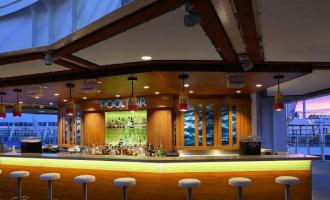 Bar ob bazenu