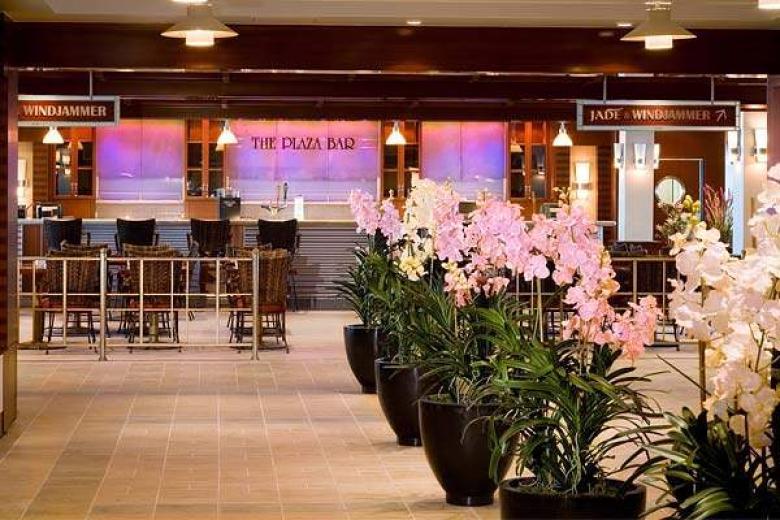 Plaza Bar